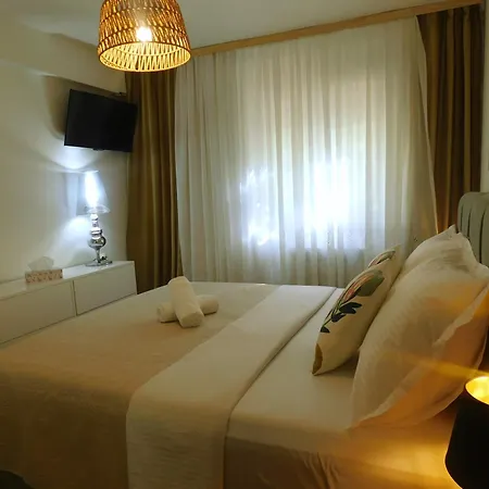 Luno Apartment *