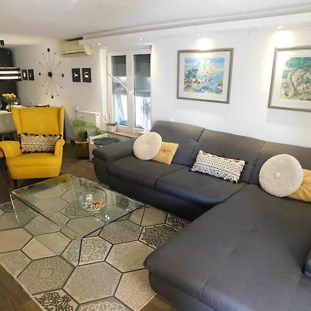 Luno Apartment